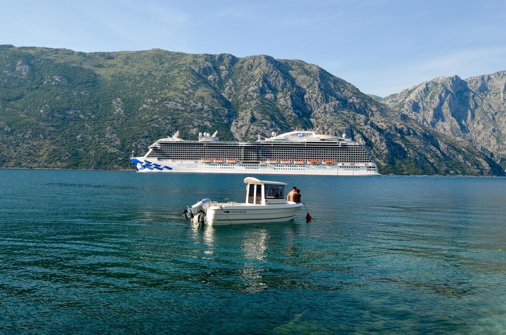Apartments Cosovic Kotor Exteriör bild