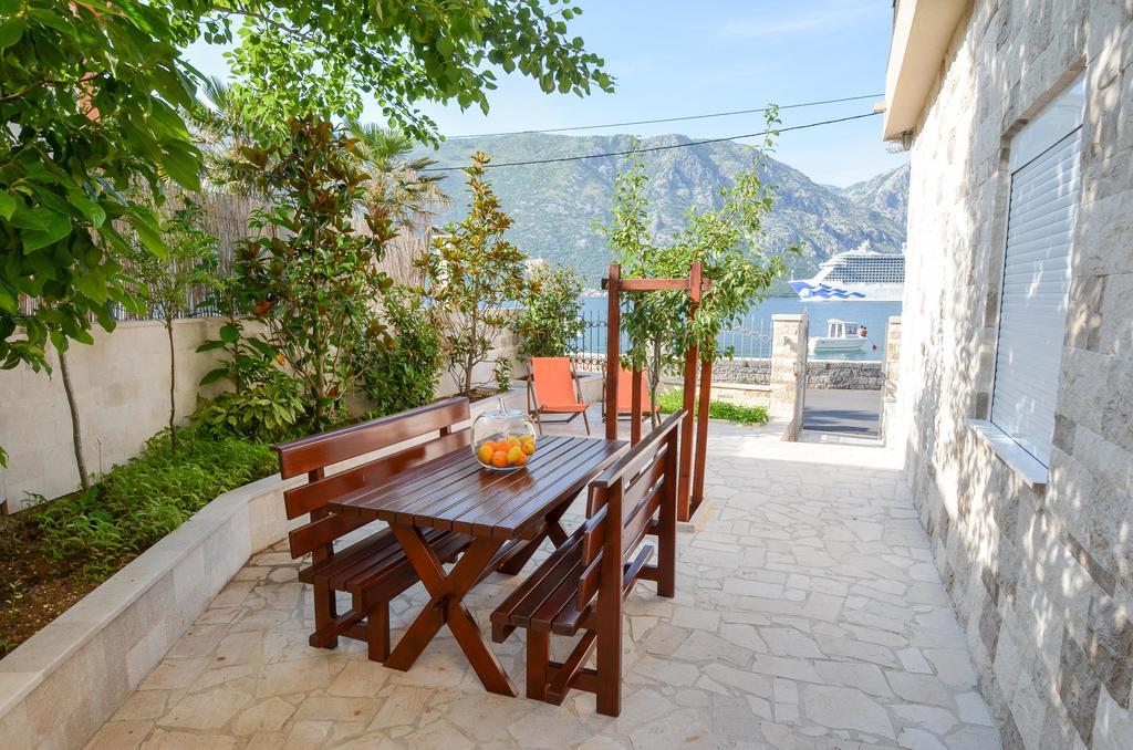 Apartments Cosovic Kotor Exteriör bild