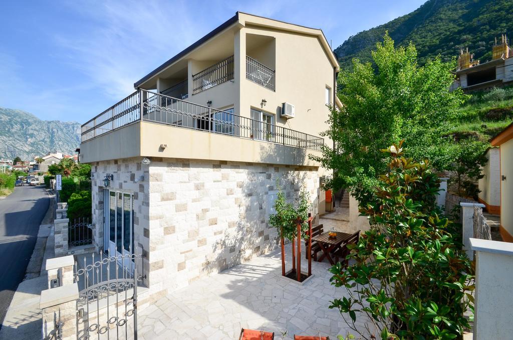 Apartments Cosovic Kotor Exteriör bild